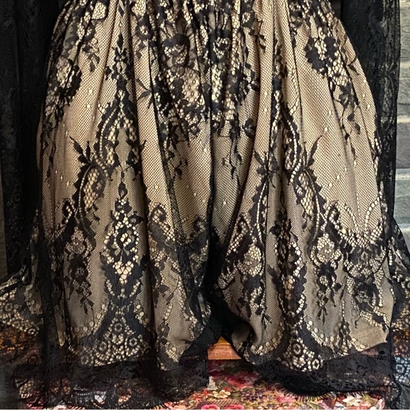 NWT SHEIN sexy black stretch lace bell sleeve romper,illusion lining,fit/flare S - Picture 3 of 12